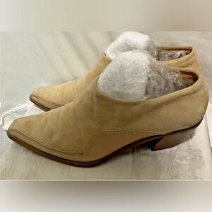 Via Spiga Rachel Sz 8  Tan Suede Leather boot style shoe